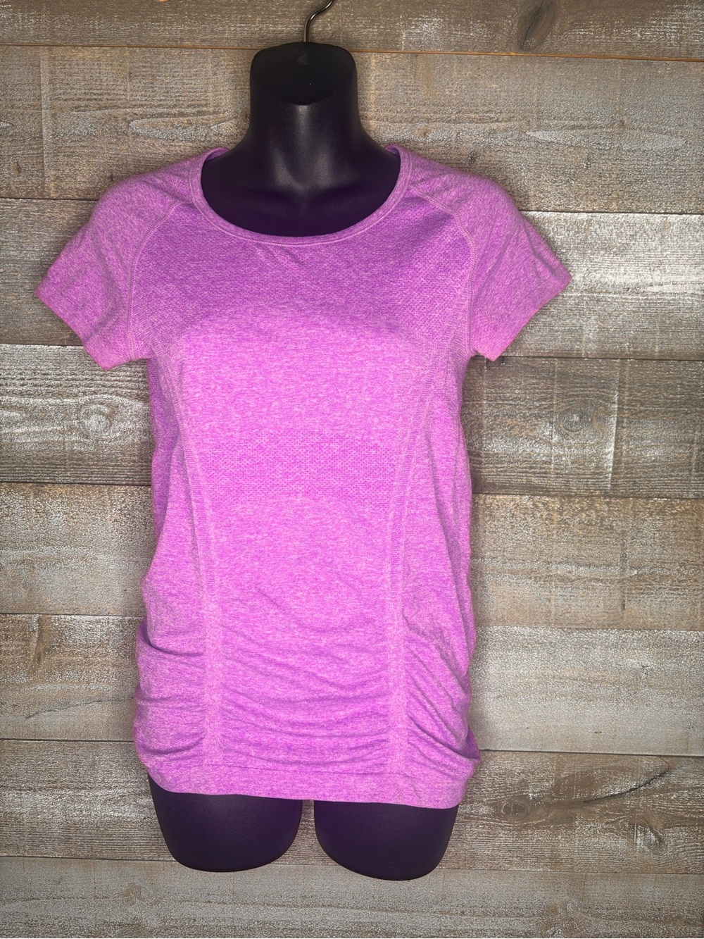 Athleta Speedlight Momentum Women’s Short Sleeve Active workout Tee in Pink
